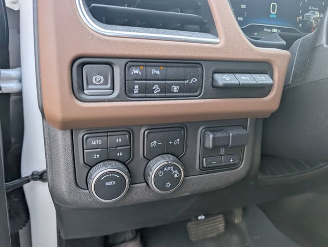 Used 2022 Chevrolet Tahoe High Country w/ Premium Package AWD/4WD image 16