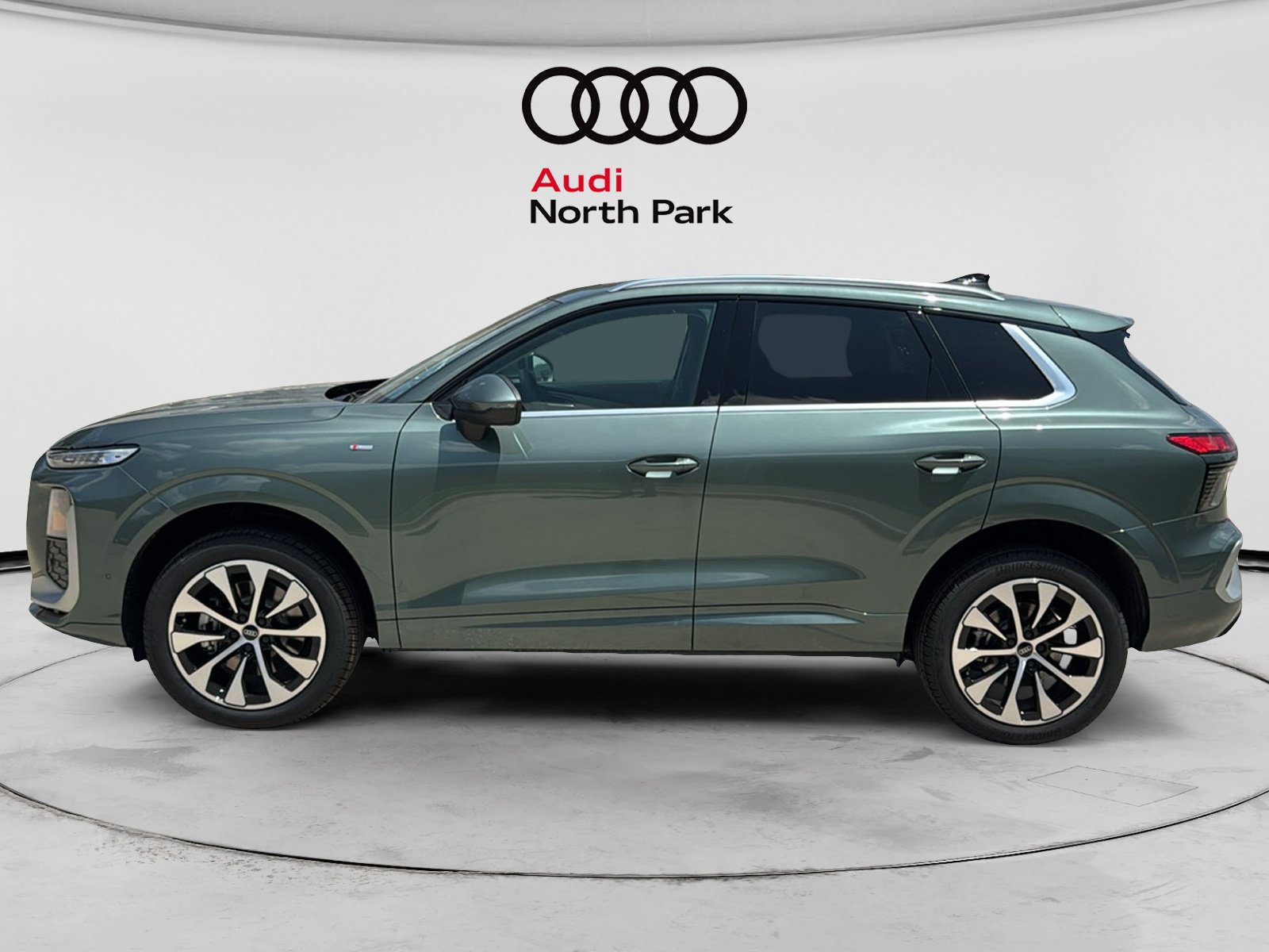 New 2026 Audi Q3 quattro 2.0T AWD/4WD image 4