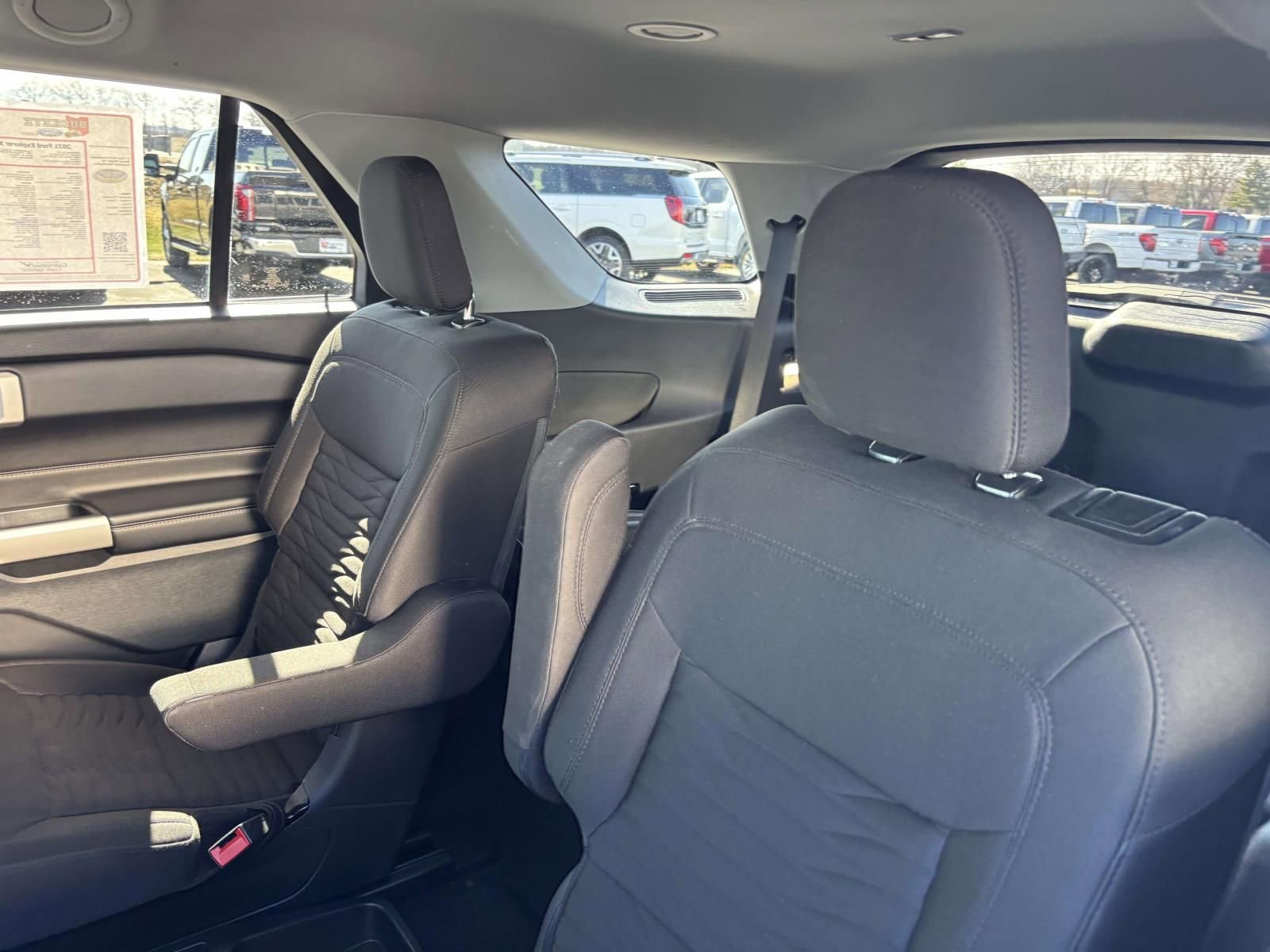 Used 2021 Ford Explorer XLT image 27