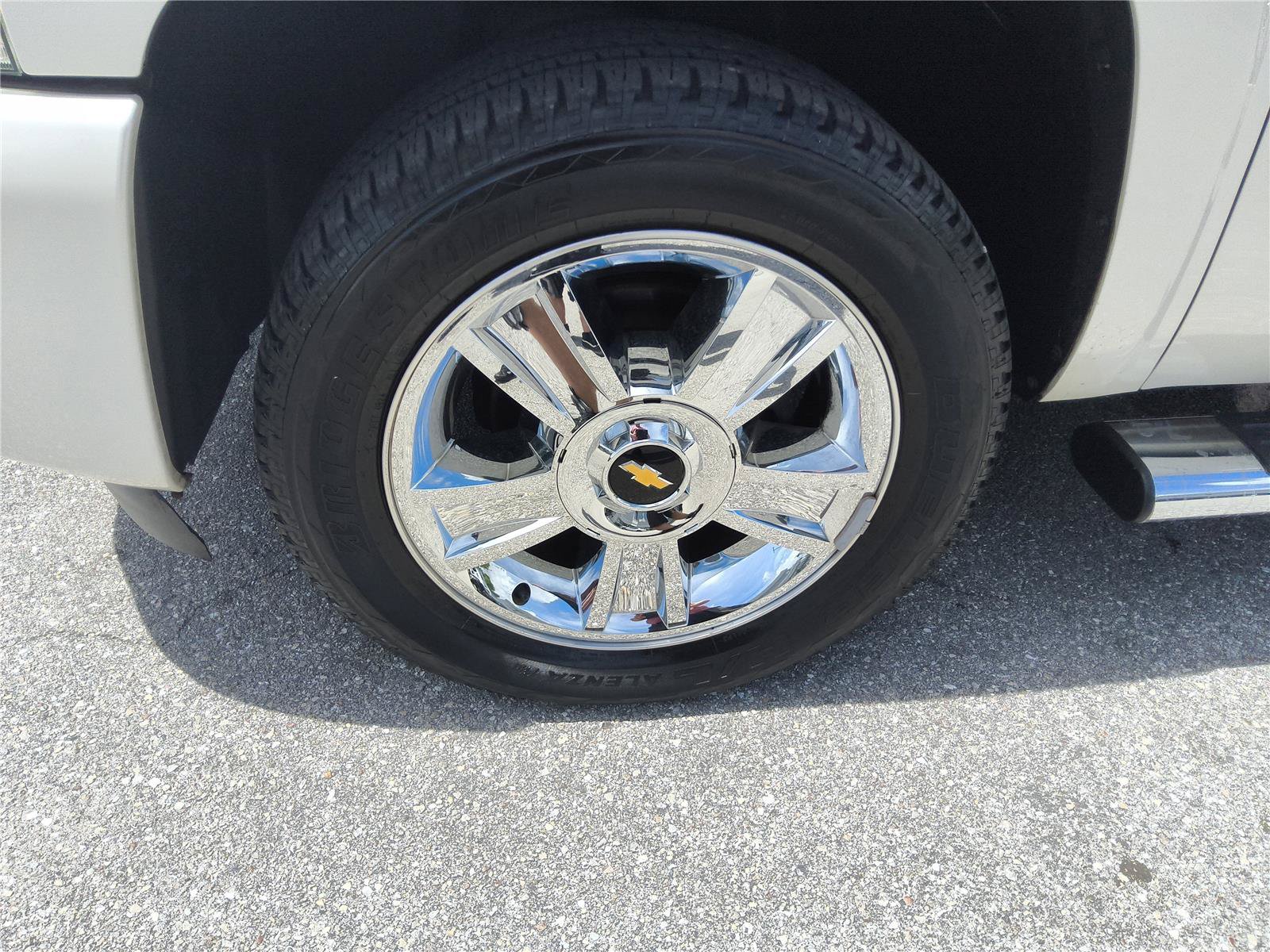 Used 2013 Chevrolet Silverado 1500 LTZ w/ LTZ White Diamond Edition RWD image 9