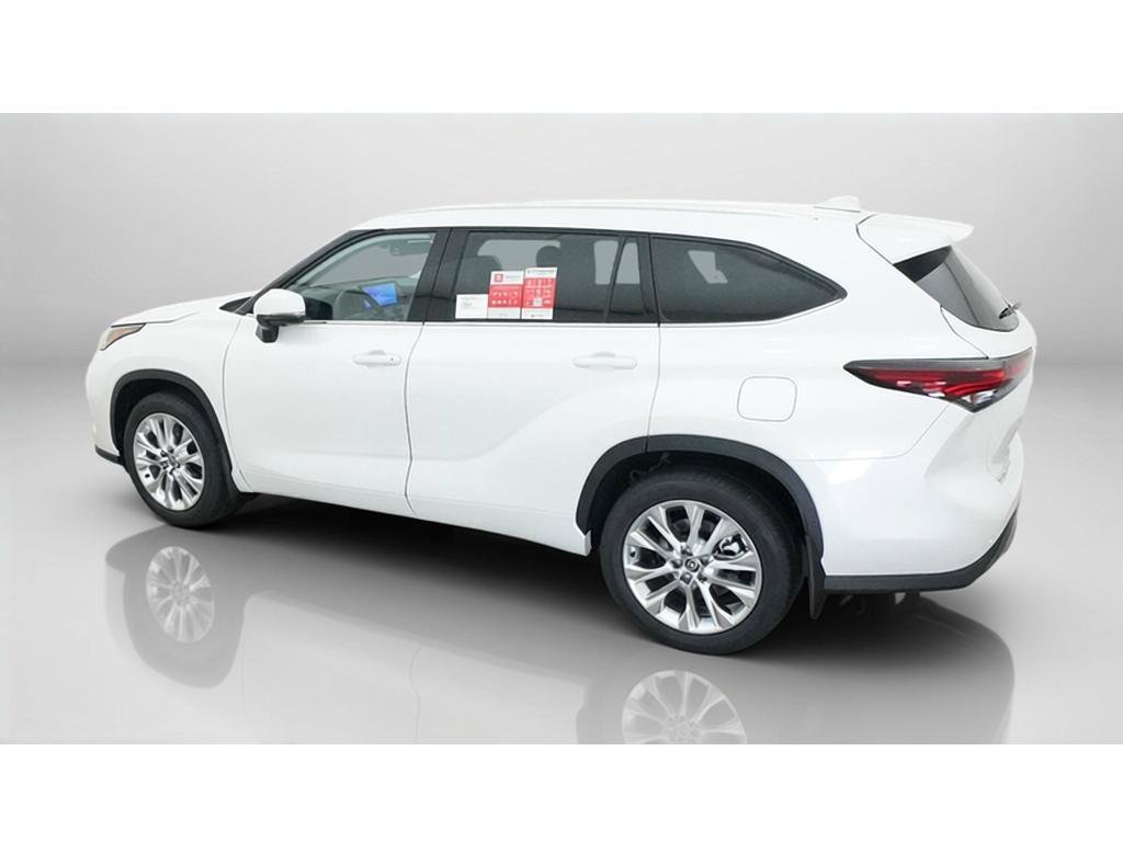 New 2026 Toyota Highlander Limited AWD/4WD image 4