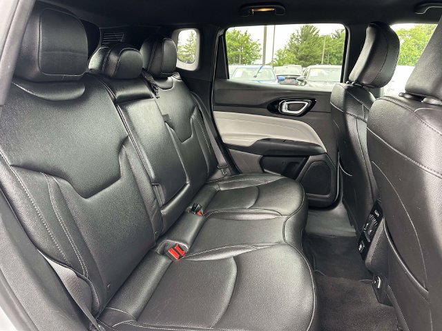 Used 2025 Jeep Compass Limited AWD/4WD image 12