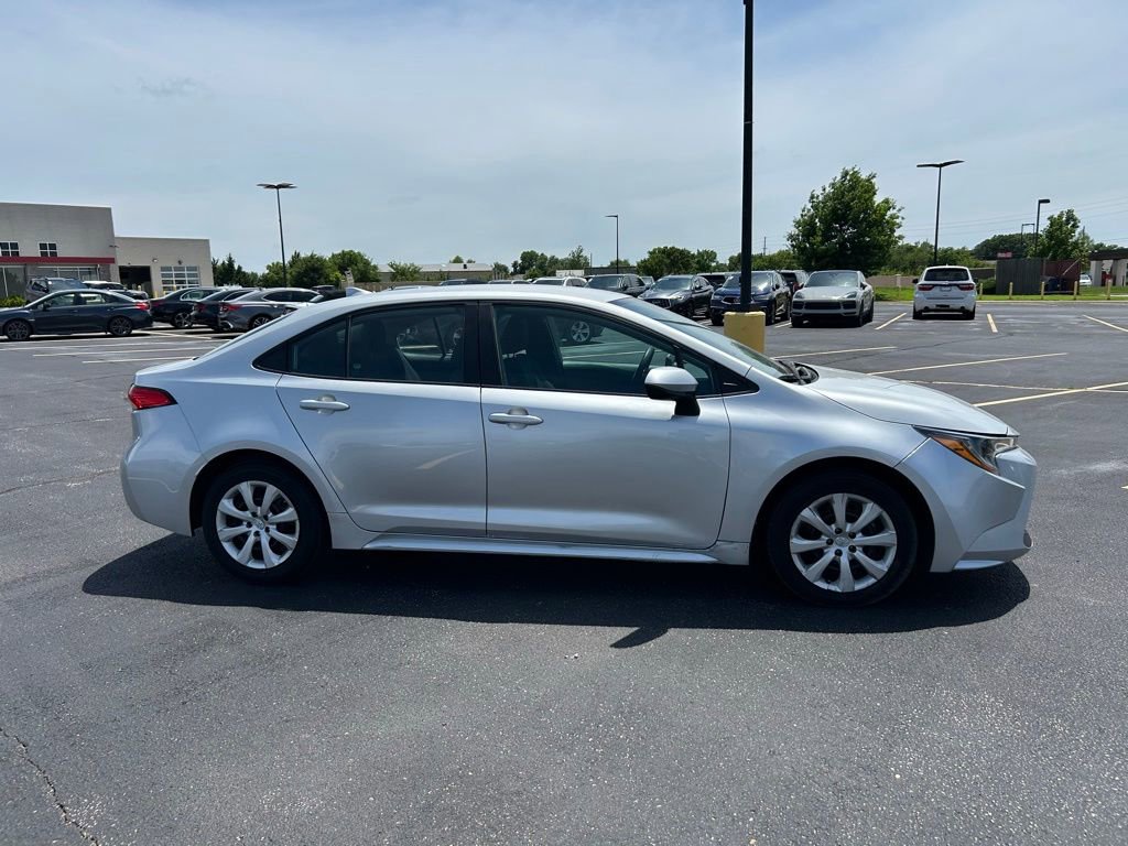 Used 2022 Toyota Corolla LE FWD image 8