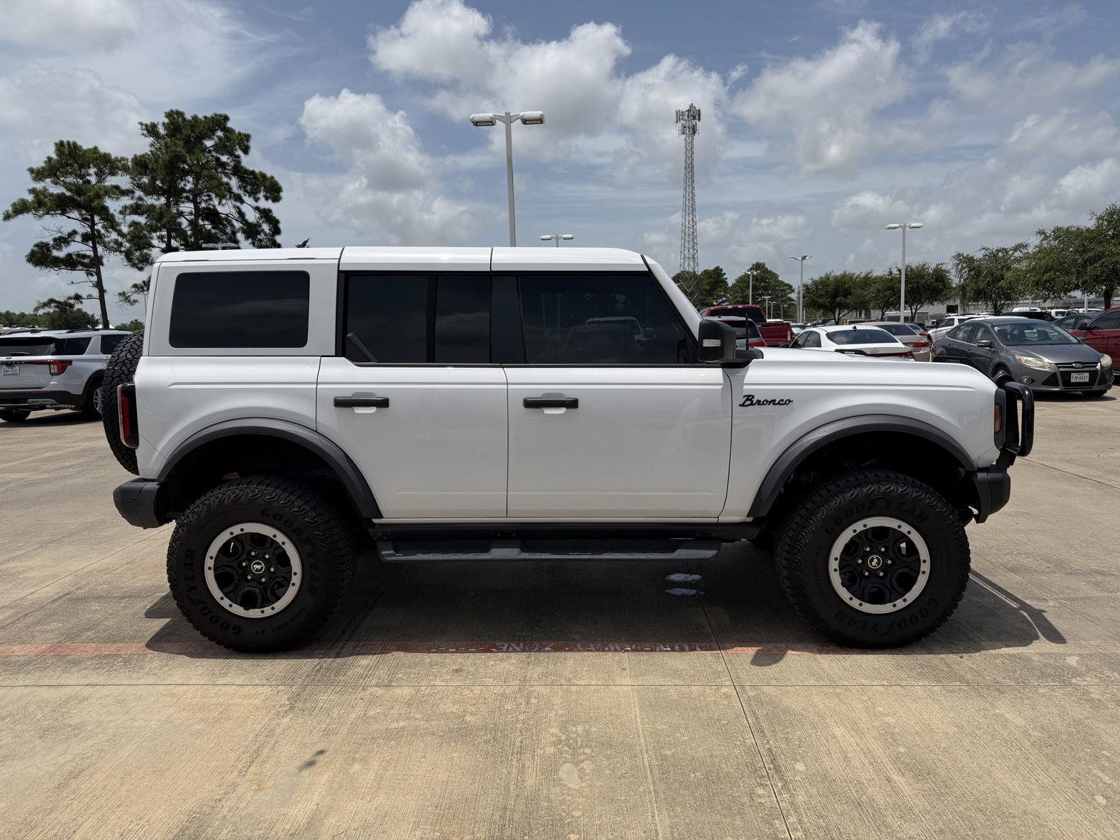 Certified 2025 Ford Bronco Badlands AWD/4WD image 3