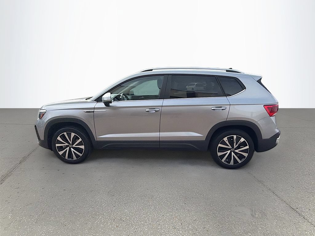 Used 2024 Volkswagen Taos SE FWD image 7