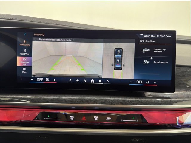 Used 2025 BMW 740i xDrive w/ Premium Package image 35