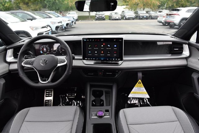 New 2027 Volkswagen Tiguan SE R-Line AWD/4WD image 7