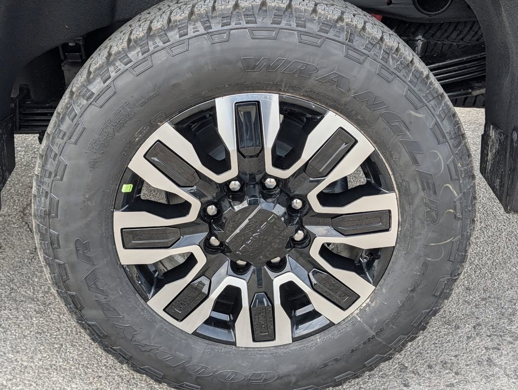 New 2026 GMC Sierra 2500 Denali Ultimate image 9