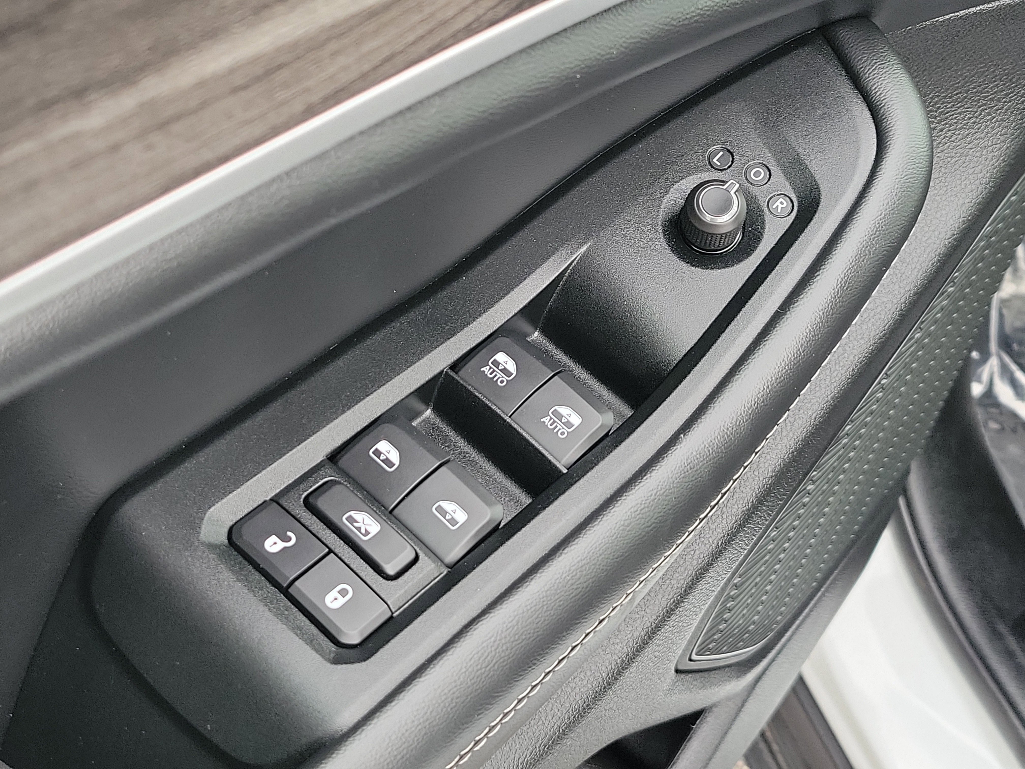 Used 2025 Jeep Grand Cherokee Limited AWD/4WD image 20