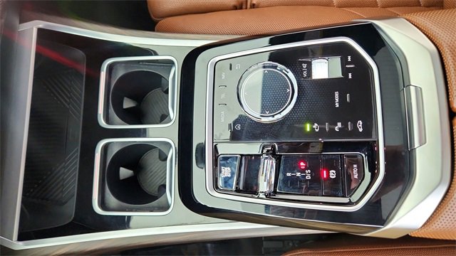 Used 2023 BMW 740i w/ Executive Package image 49