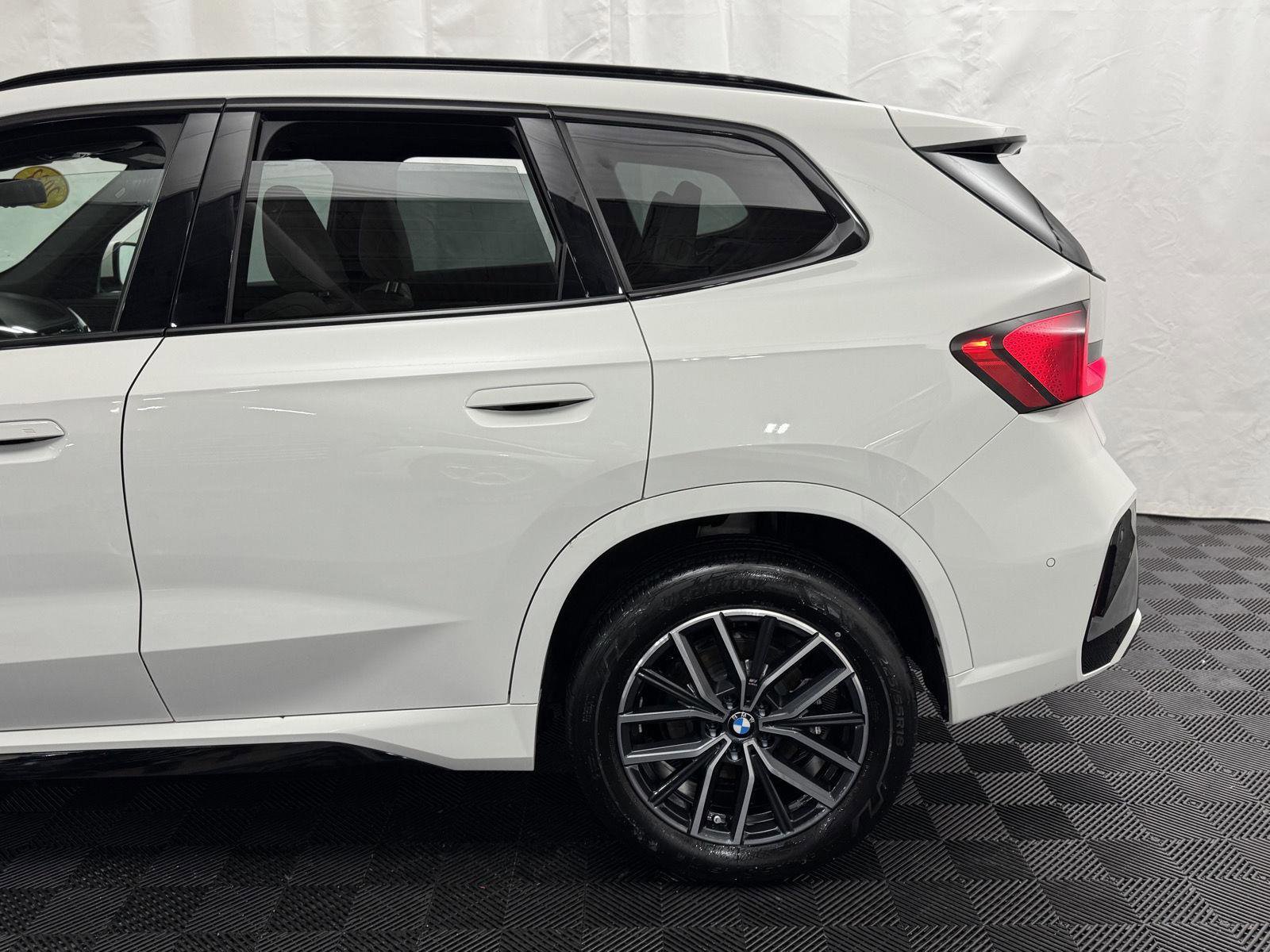 Used 2023 BMW X1 xDrive28i image 7