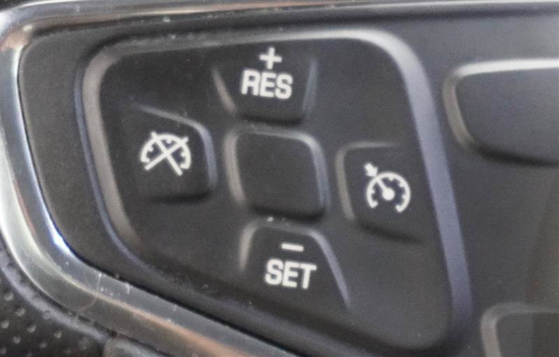 Used 2021 Chevrolet Malibu LT FWD image 18