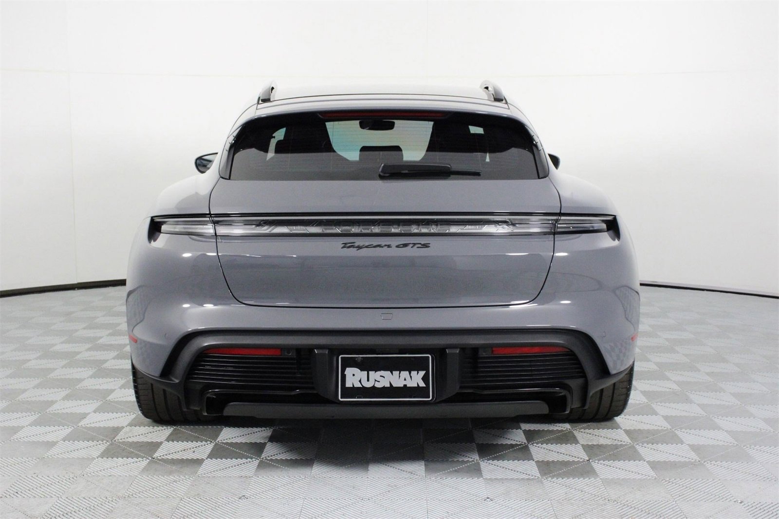 Used 2025 Porsche Taycan GTS image 6