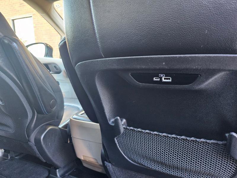 Used 2021 Chrysler Pacifica Touring-L FWD image 78