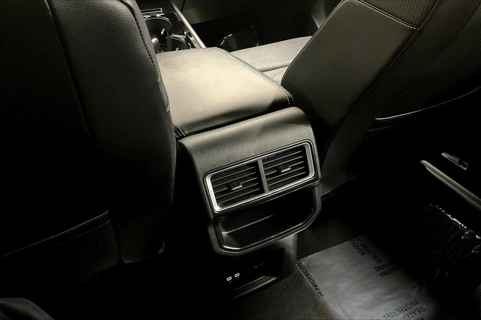 Used 2024 Volkswagen Atlas Cross Sport SE image 36