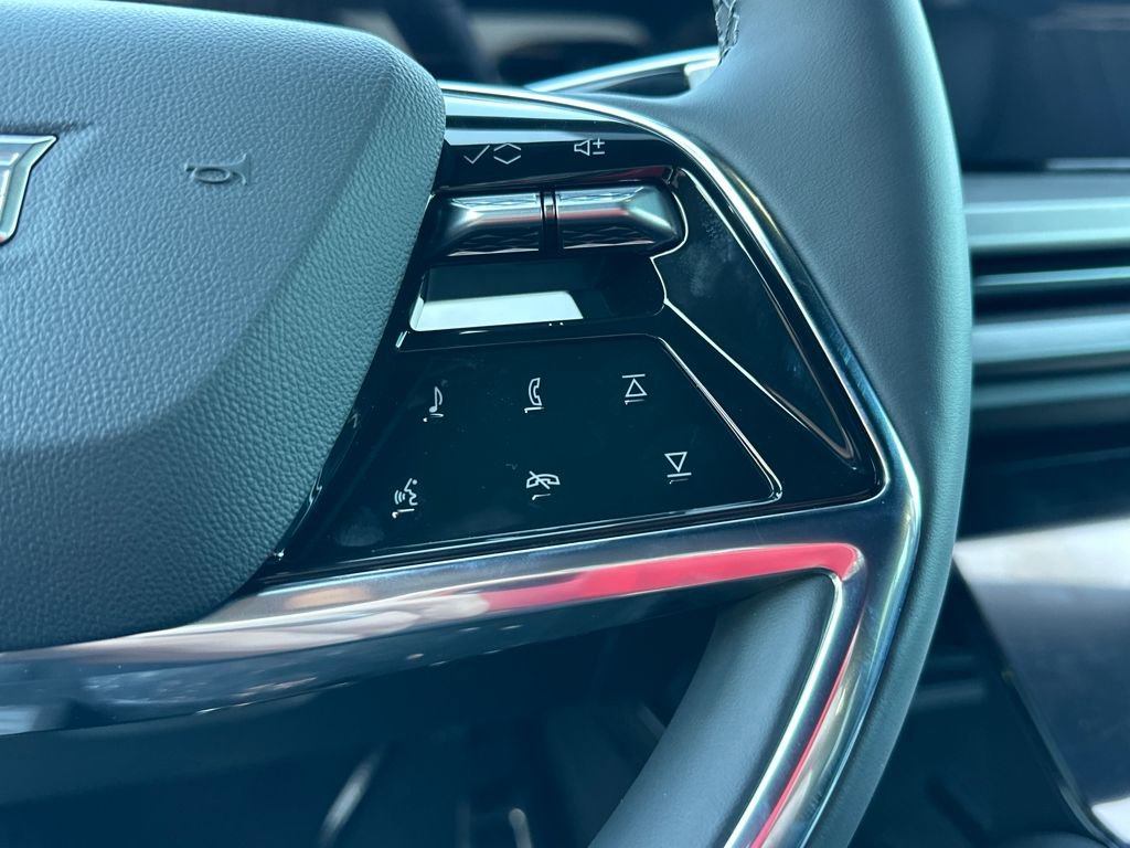 New 2026 Cadillac Vistiq Sport w/ LPO, Floor Liner Package image 19