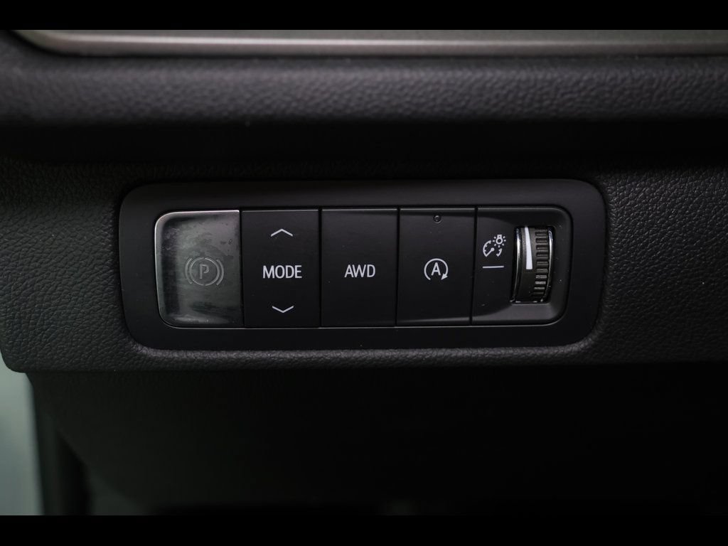 Used 2025 Chevrolet Traverse LT AWD/4WD image 29