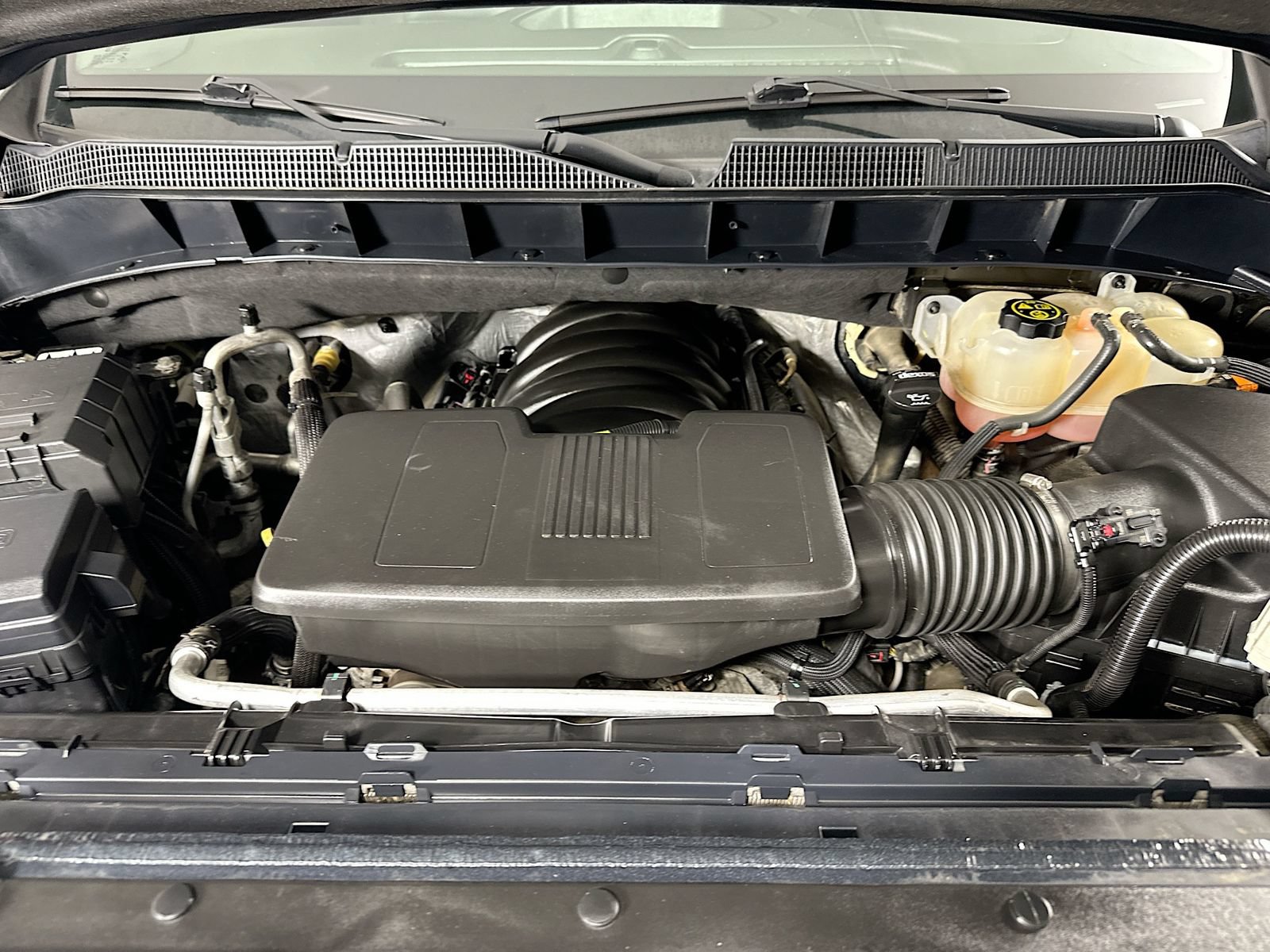 Used 2019 Chevrolet Silverado 1500 LTZ w/ LTZ Plus Package AWD/4WD image 28