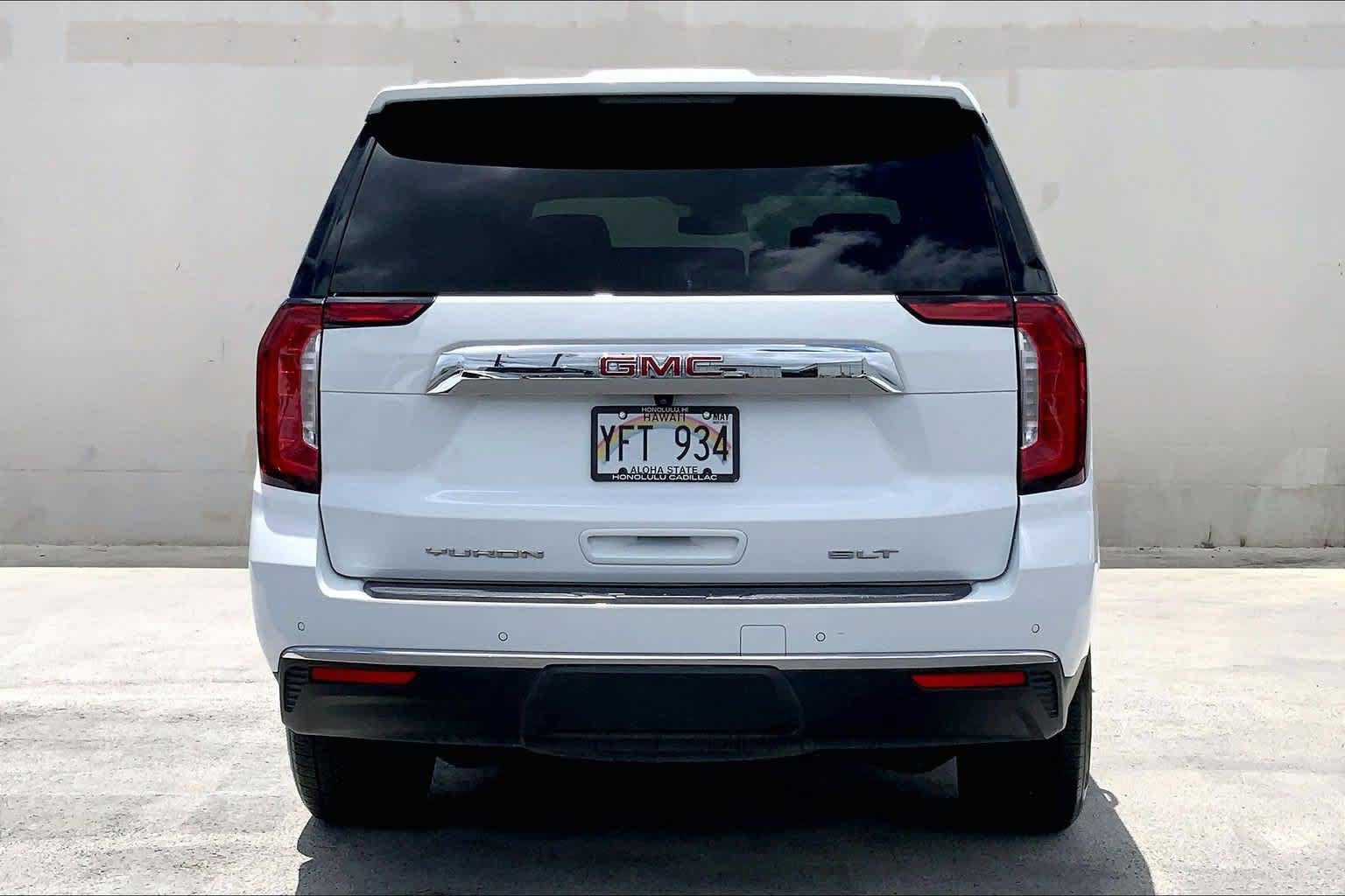 Used 2023 GMC Yukon SLT AWD/4WD image 3