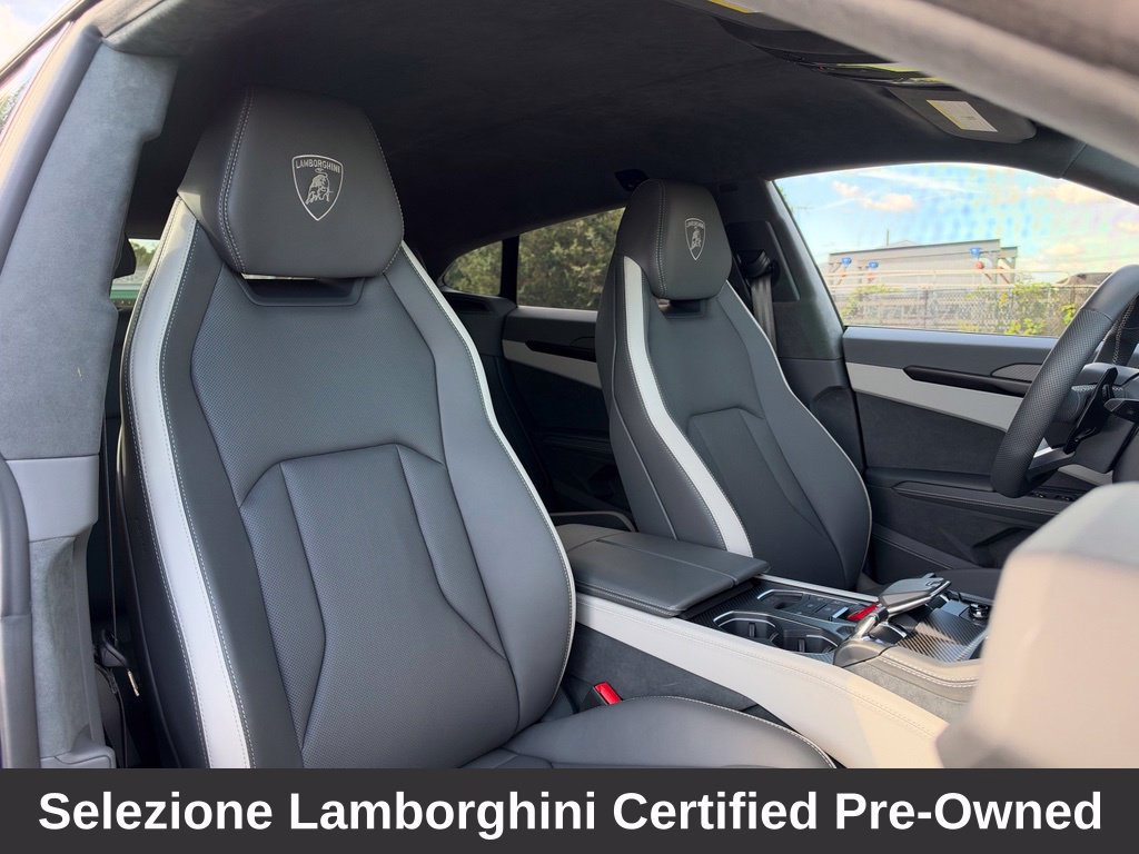 Used 2025 Lamborghini Urus SE AWD/4WD image 38