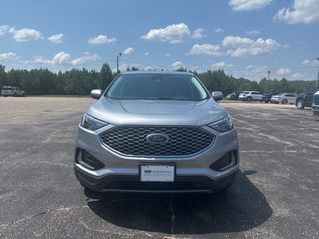 Used 2024 Ford Edge SEL image 13
