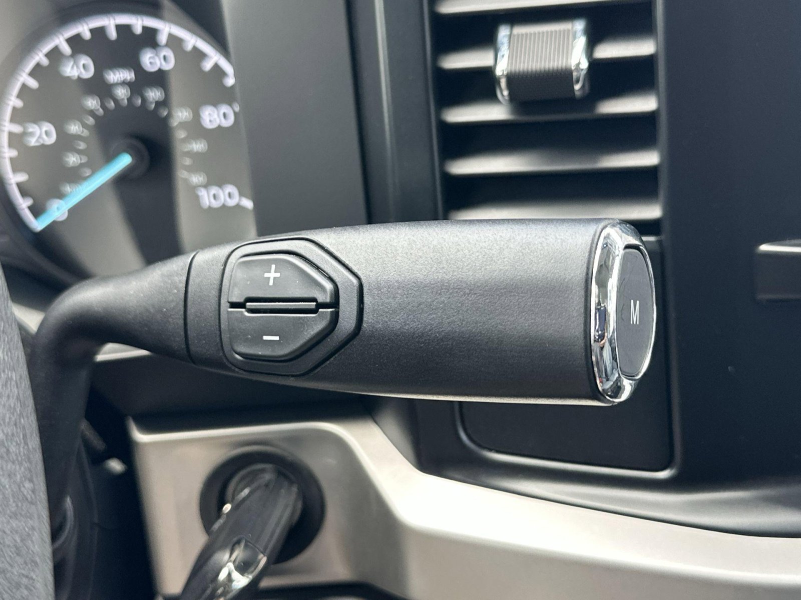 New 2025 Ford F550 4x4 Regular Cab Super Duty image 27