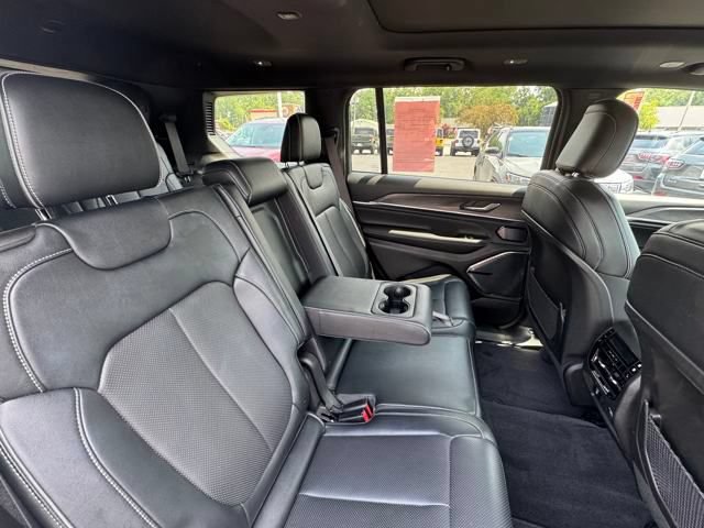 Used 2022 Jeep Grand Cherokee L Overland RWD image 22