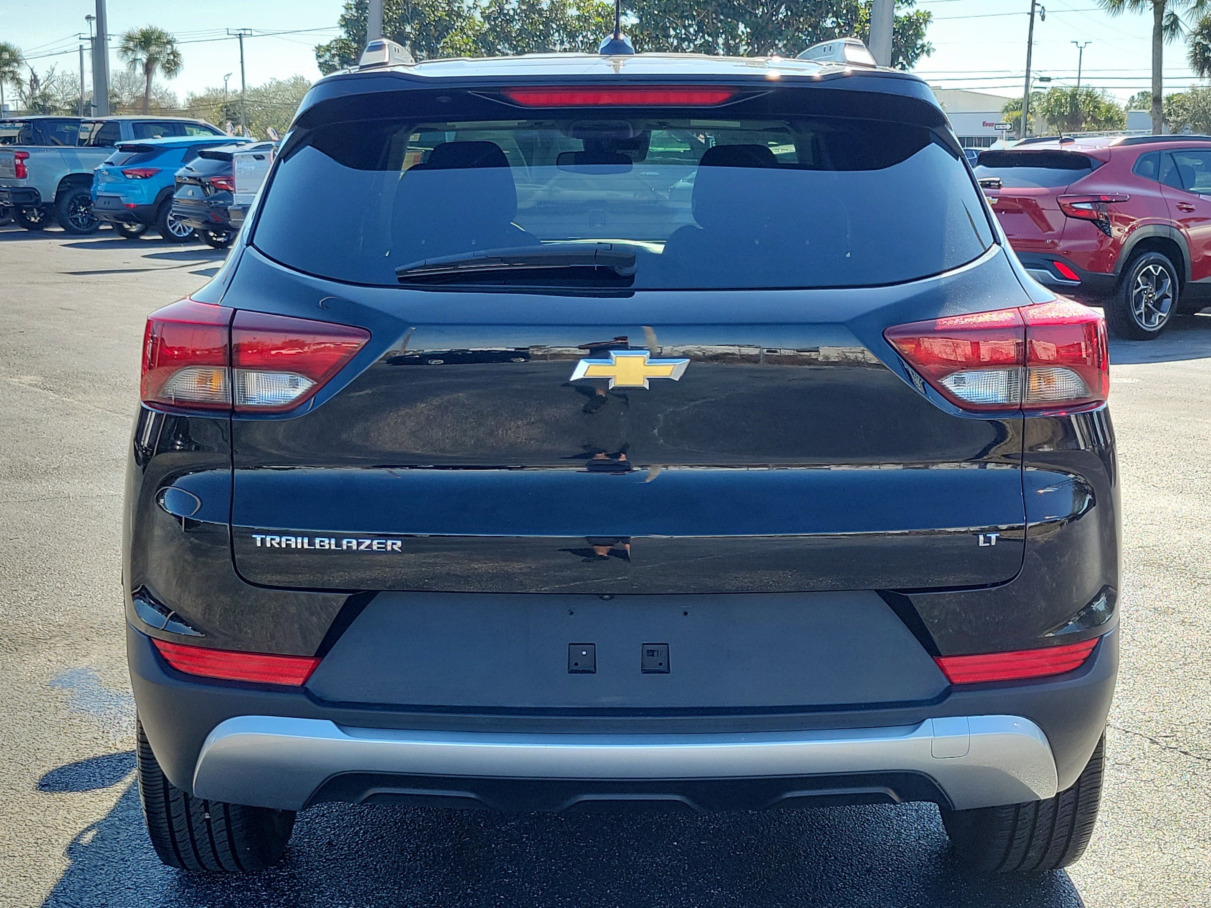 Used 2022 Chevrolet TrailBlazer LT FWD image 5