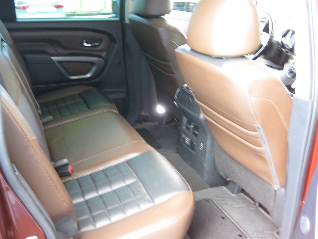 Used 2019 Nissan Titan Platinum Reserve image 28