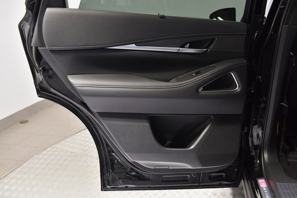 New 2026 INFINITI QX60 Luxe w/ Family Package image 27