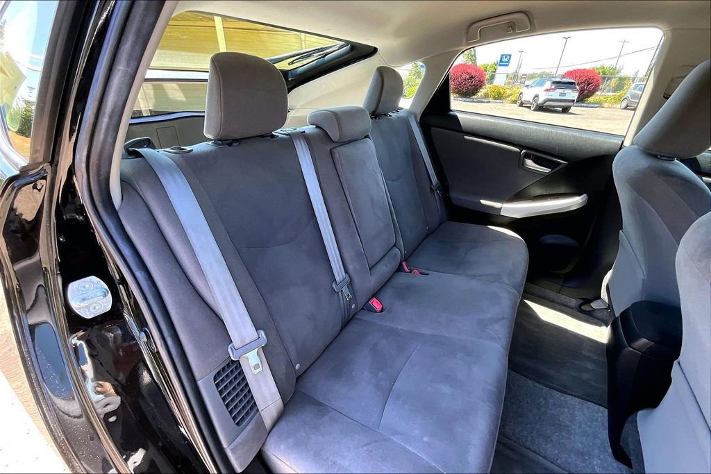Used 2015 Toyota Prius Two FWD image 20