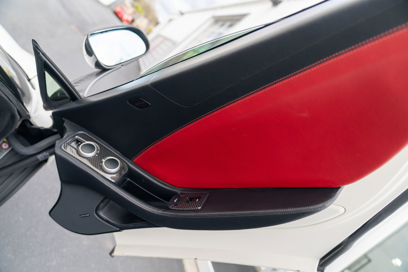 Used 2016 McLaren 650S Spider RWD image 48
