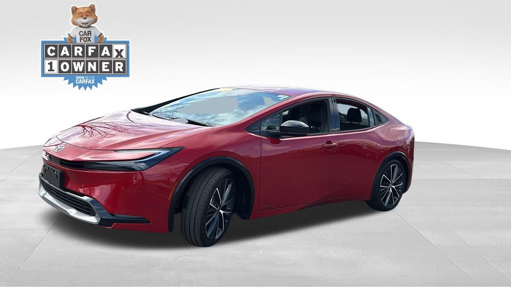 Used 2024 Toyota Prius XLE image 3