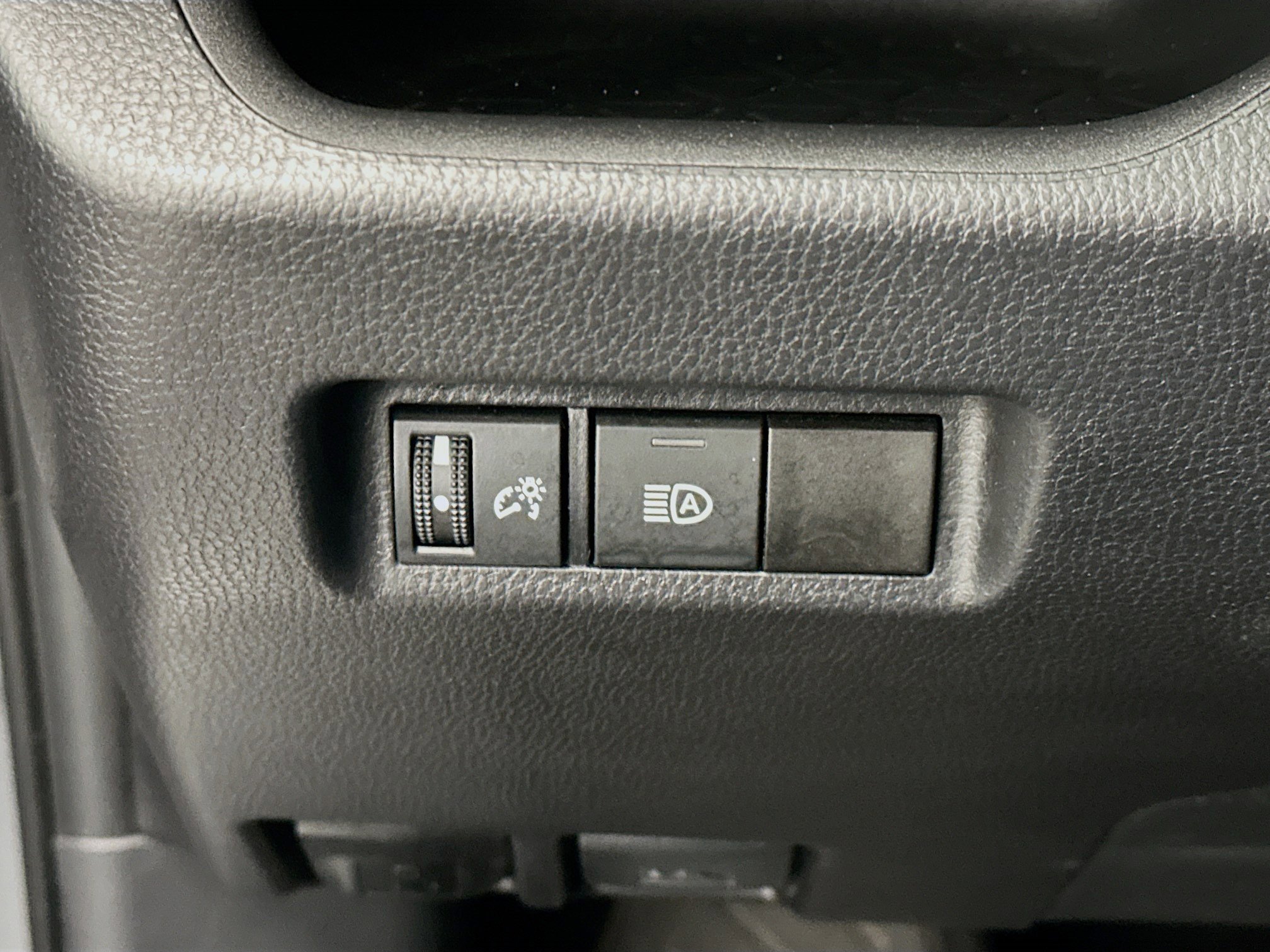 Used 2025 Toyota RAV4 LE image 17