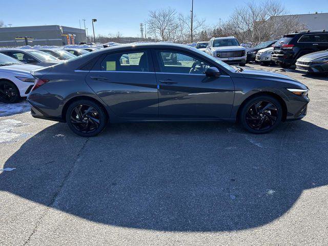New 2026 Hyundai Elantra SEL Sport Premium image 2