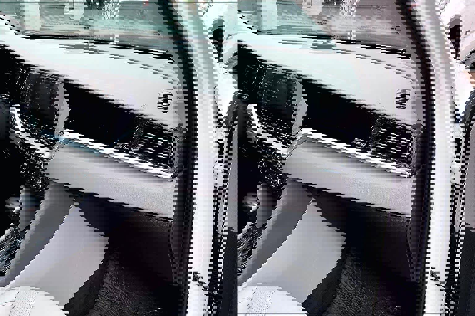 Used 2022 Kia Niro EX Premium FWD image 19