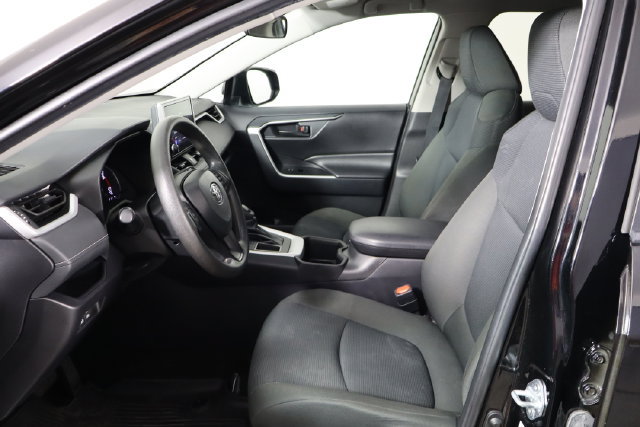 Used 2024 Toyota RAV4 LE FWD image 13