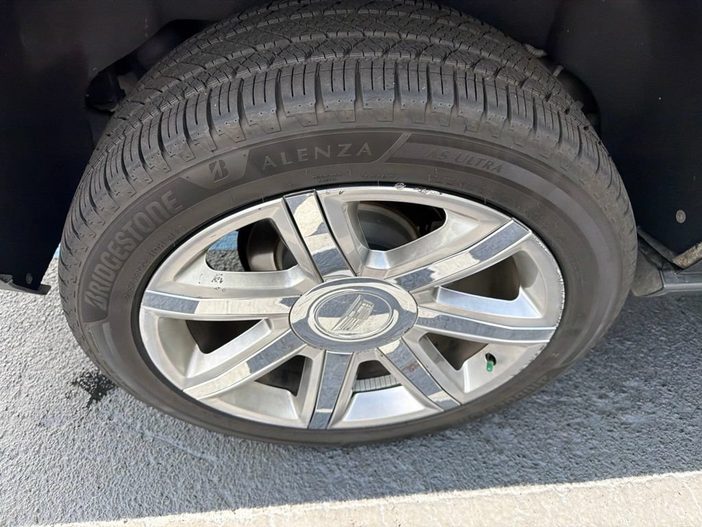 Used 2017 Cadillac Escalade Premium Luxury AWD/4WD image 13