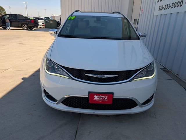 Used 2019 Chrysler Pacifica Limited FWD image 32