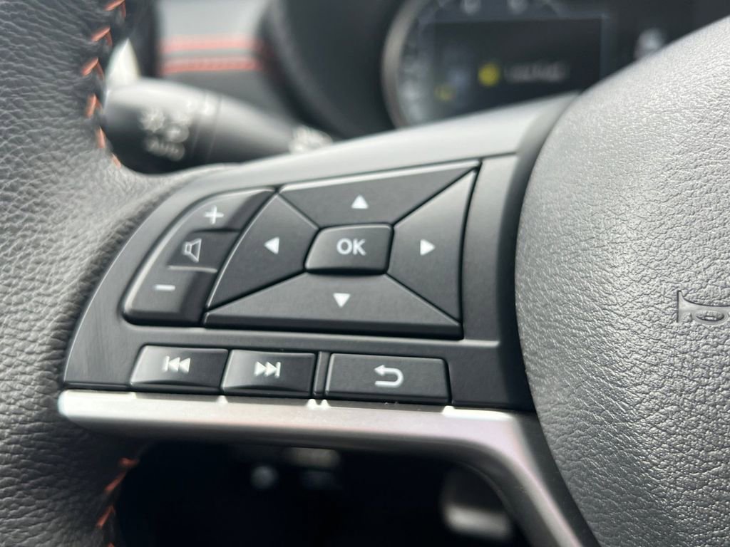 New 2025 Nissan Versa SR FWD image 10
