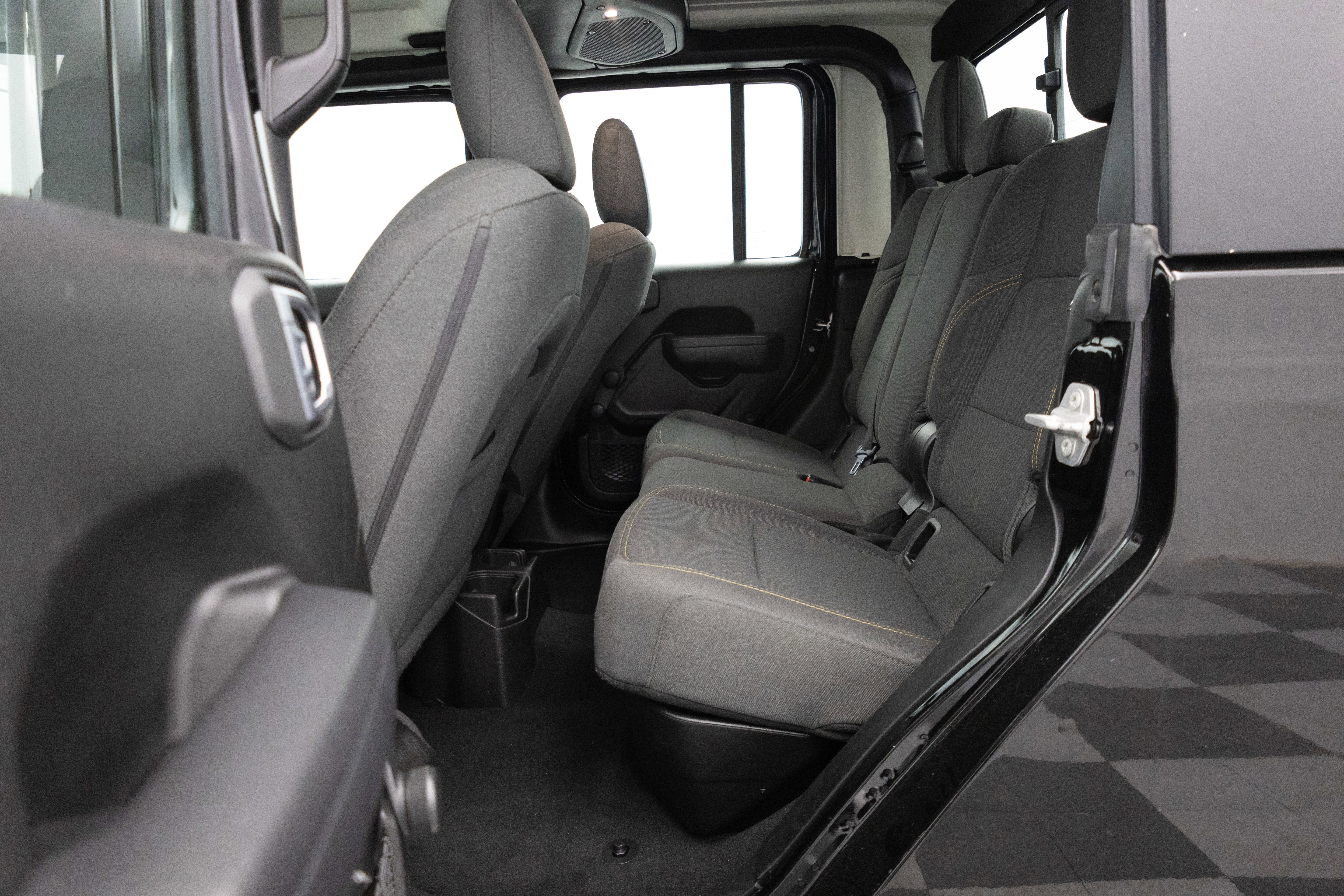 Used 2024 Jeep Gladiator Sport image 22