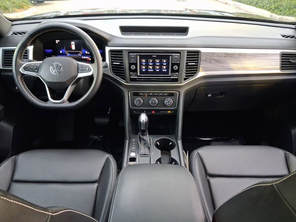 Certified 2022 Volkswagen Atlas Cross Sport SE image 9