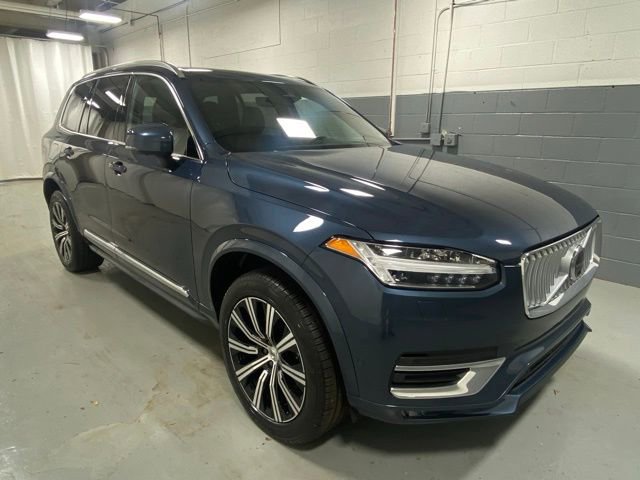Certified 2025 Volvo XC90 B5 Plus AWD/4WD image 4