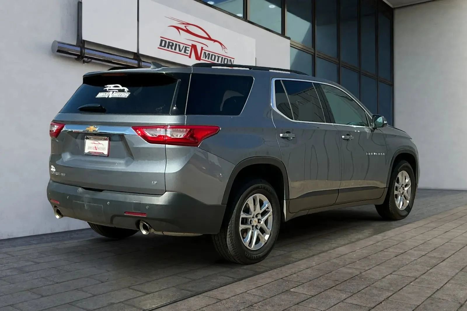 Used 2021 Chevrolet Traverse LT image 4