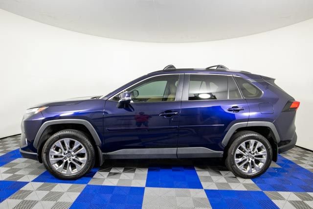 Used 2025 Toyota RAV4 XLE Premium FWD image 5