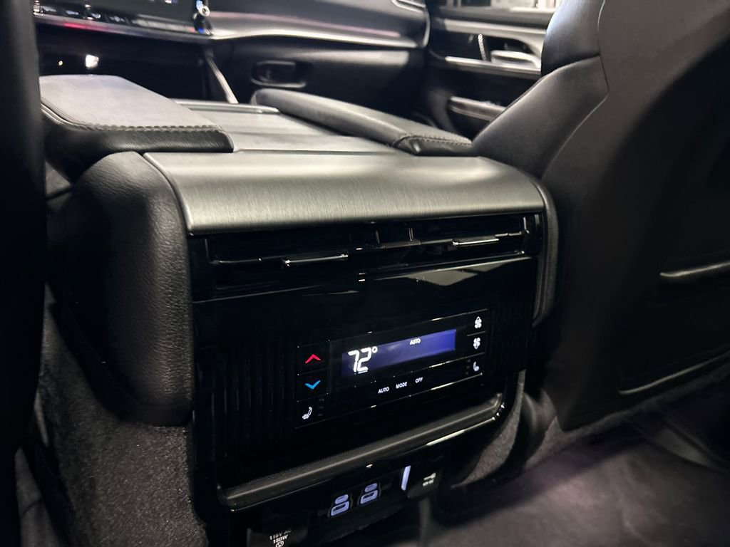 Used 2023 Jeep Wagoneer 4WD w/ Convenience Group I image 32