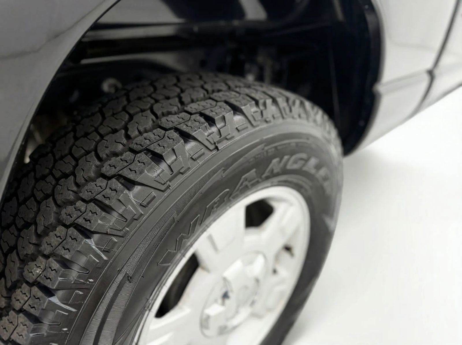 Used 2010 Ford F150 XLT image 4