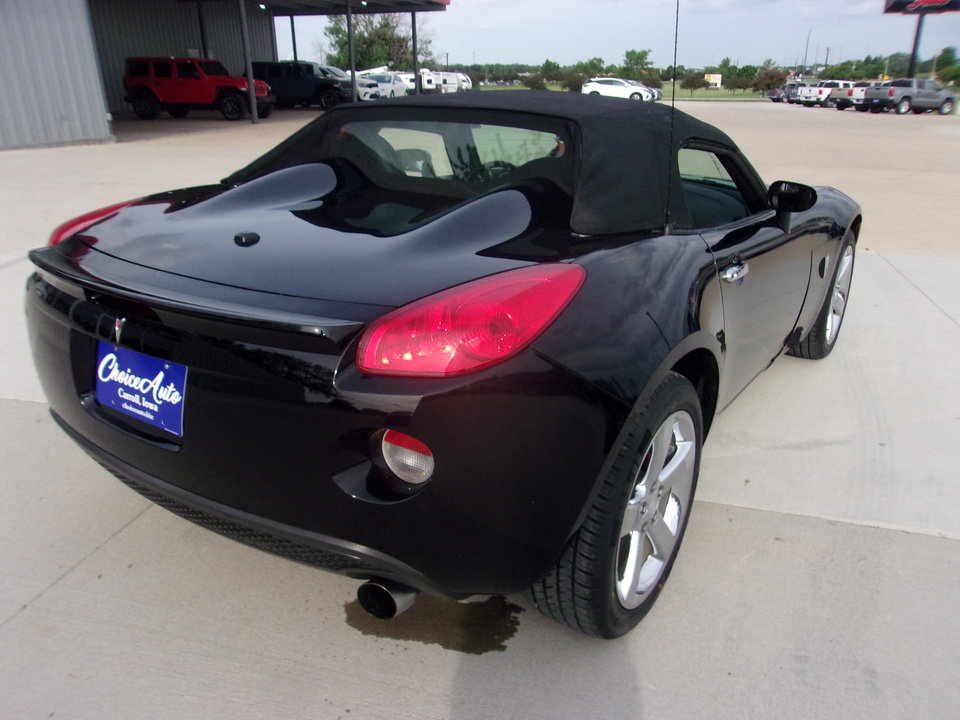 Used 2007 Pontiac Solstice Convertible w/ Premium Package RWD image 6