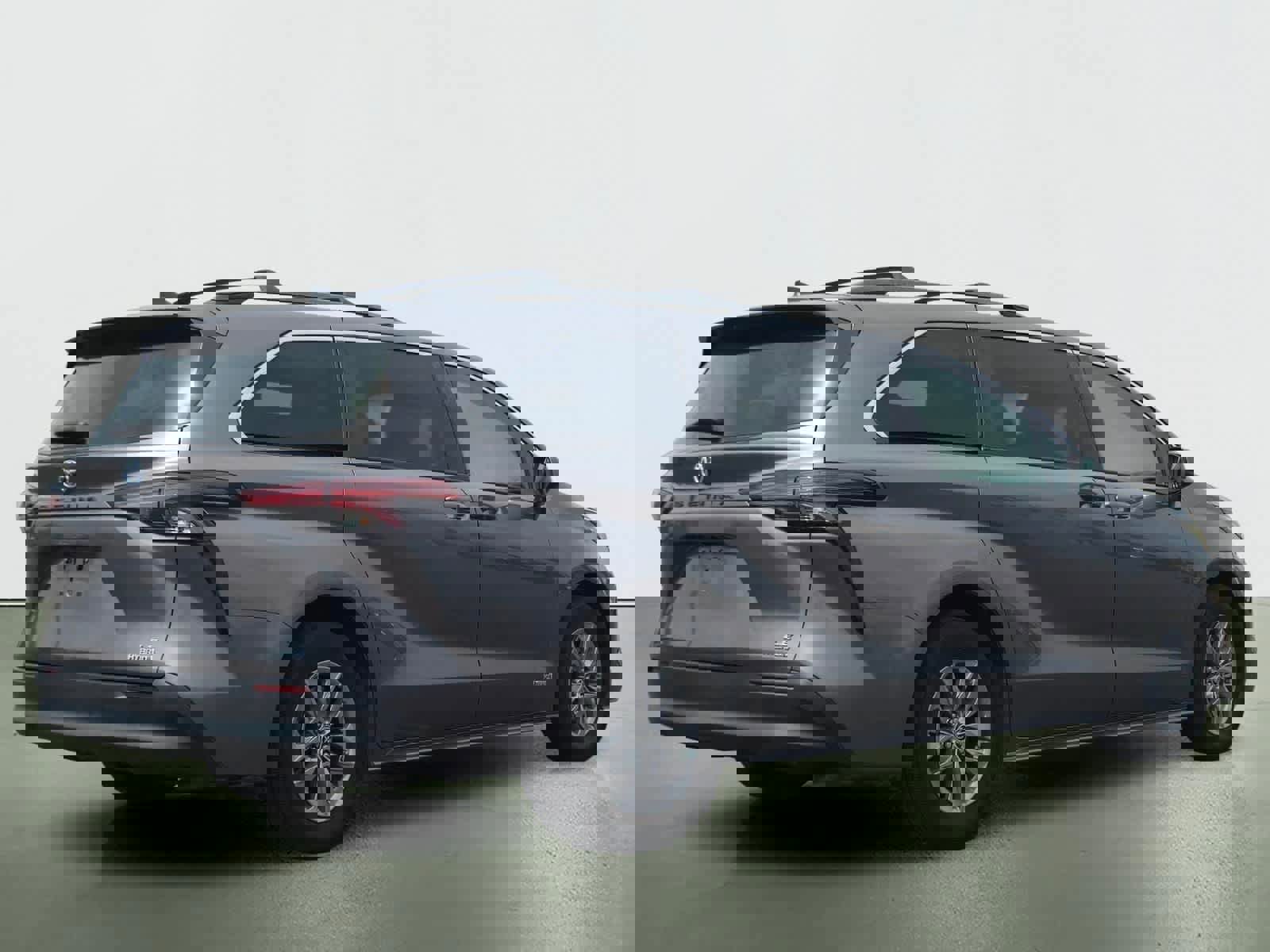 Used 2021 Toyota Sienna LE image 6