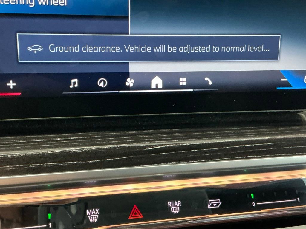 Used 2026 BMW 740i xDrive image 86